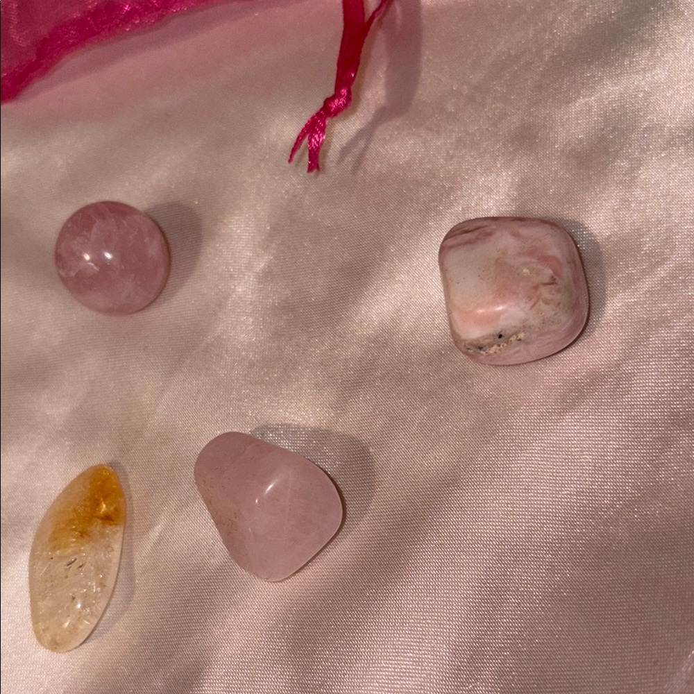 Elegant Pink and Gold Gemstone Jewelry Set - Picture 3 of 3